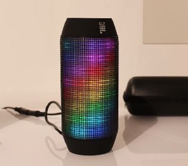 Bezprzewodowy gonik przenony JBL PULSE