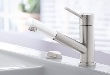 Bateria stojąca z wyciąganą wylewką Villeroy & Boch COMO SHOWER kolor/stal